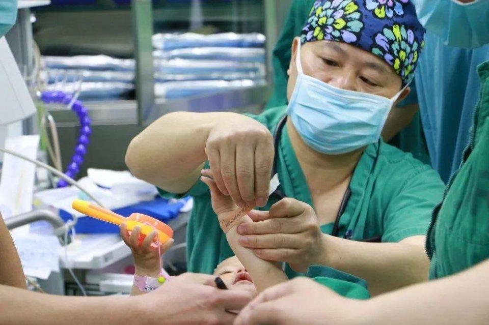 甘孜妇婴监护型护送