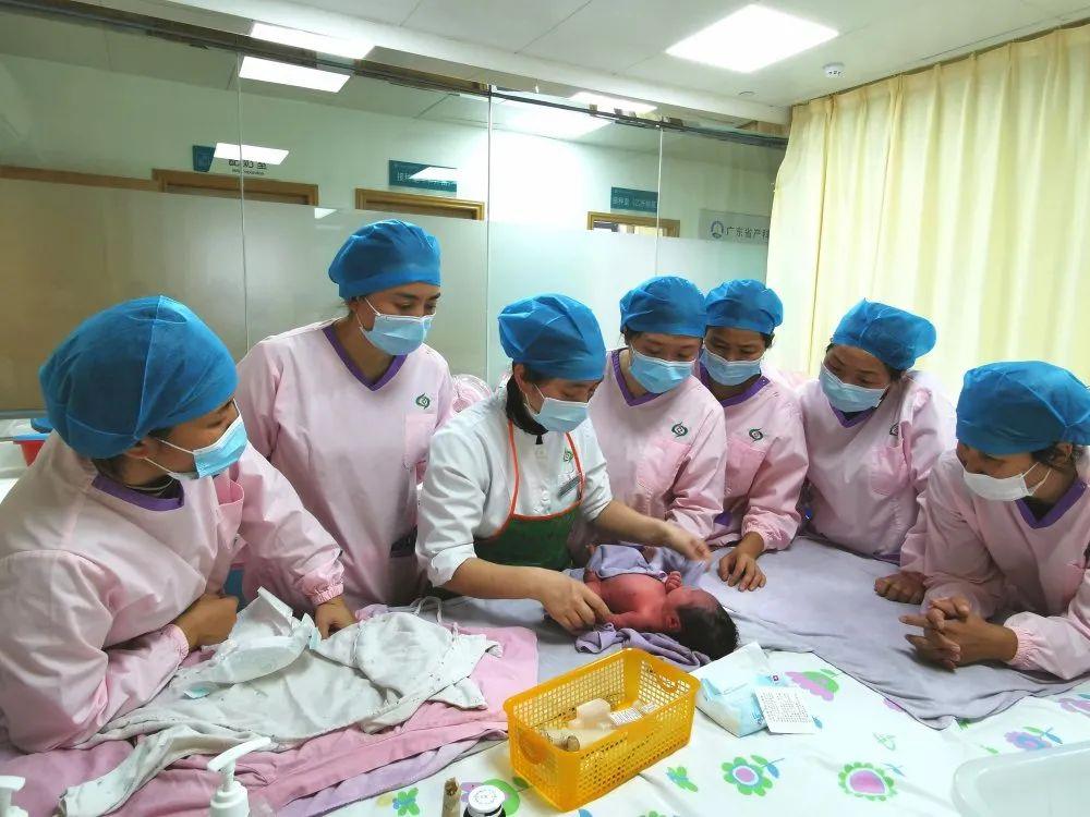 甘孜妇婴监护型护送